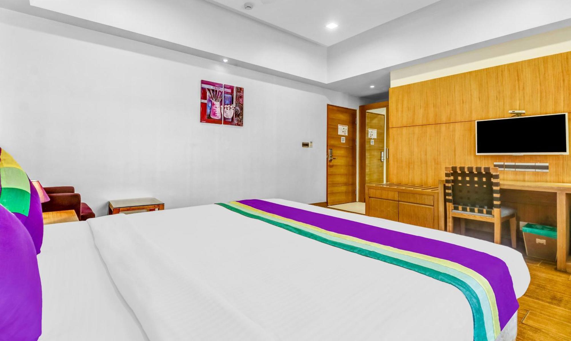 Medora Hotel โคชิโคด ภายนอก รูปภาพ