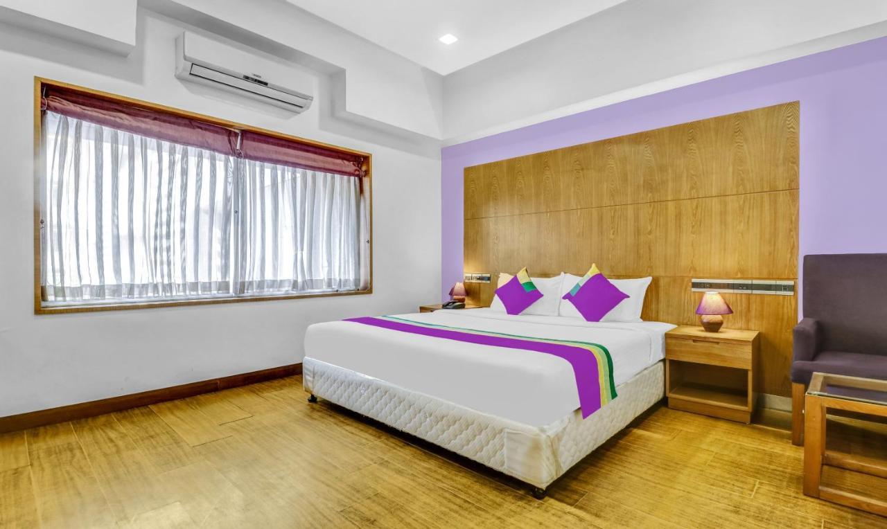 Medora Hotel โคชิโคด ภายนอก รูปภาพ