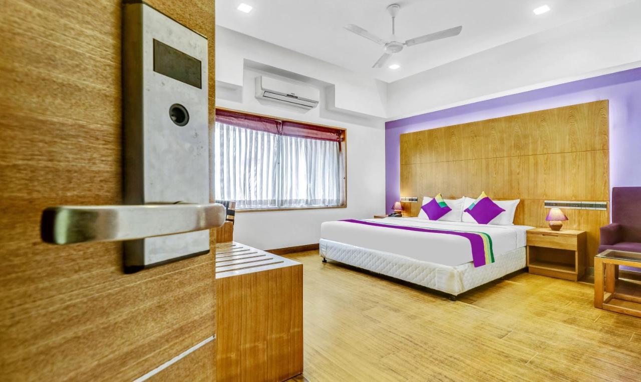 Medora Hotel โคชิโคด ภายนอก รูปภาพ