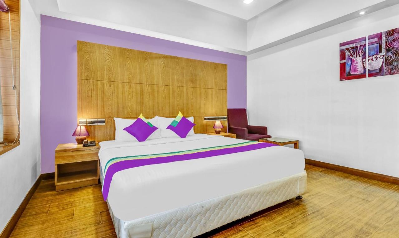 Medora Hotel โคชิโคด ภายนอก รูปภาพ