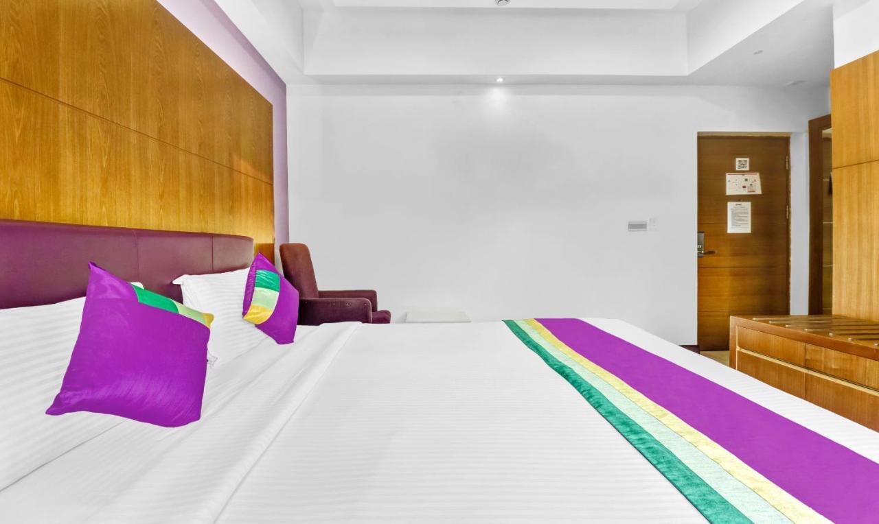 Medora Hotel โคชิโคด ภายนอก รูปภาพ