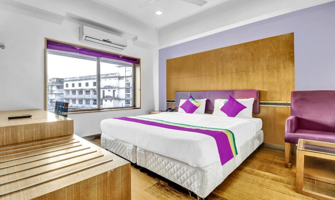 Medora Hotel โคชิโคด ภายนอก รูปภาพ