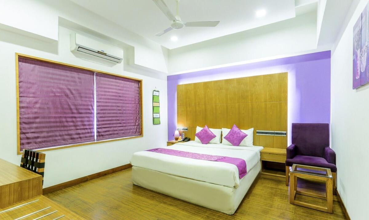 Medora Hotel โคชิโคด ภายนอก รูปภาพ