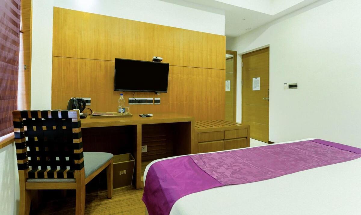 Medora Hotel โคชิโคด ภายนอก รูปภาพ